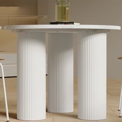 3 Legs White Round Dining Table