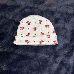 NEW Baby hat, fits up to 3 month olds