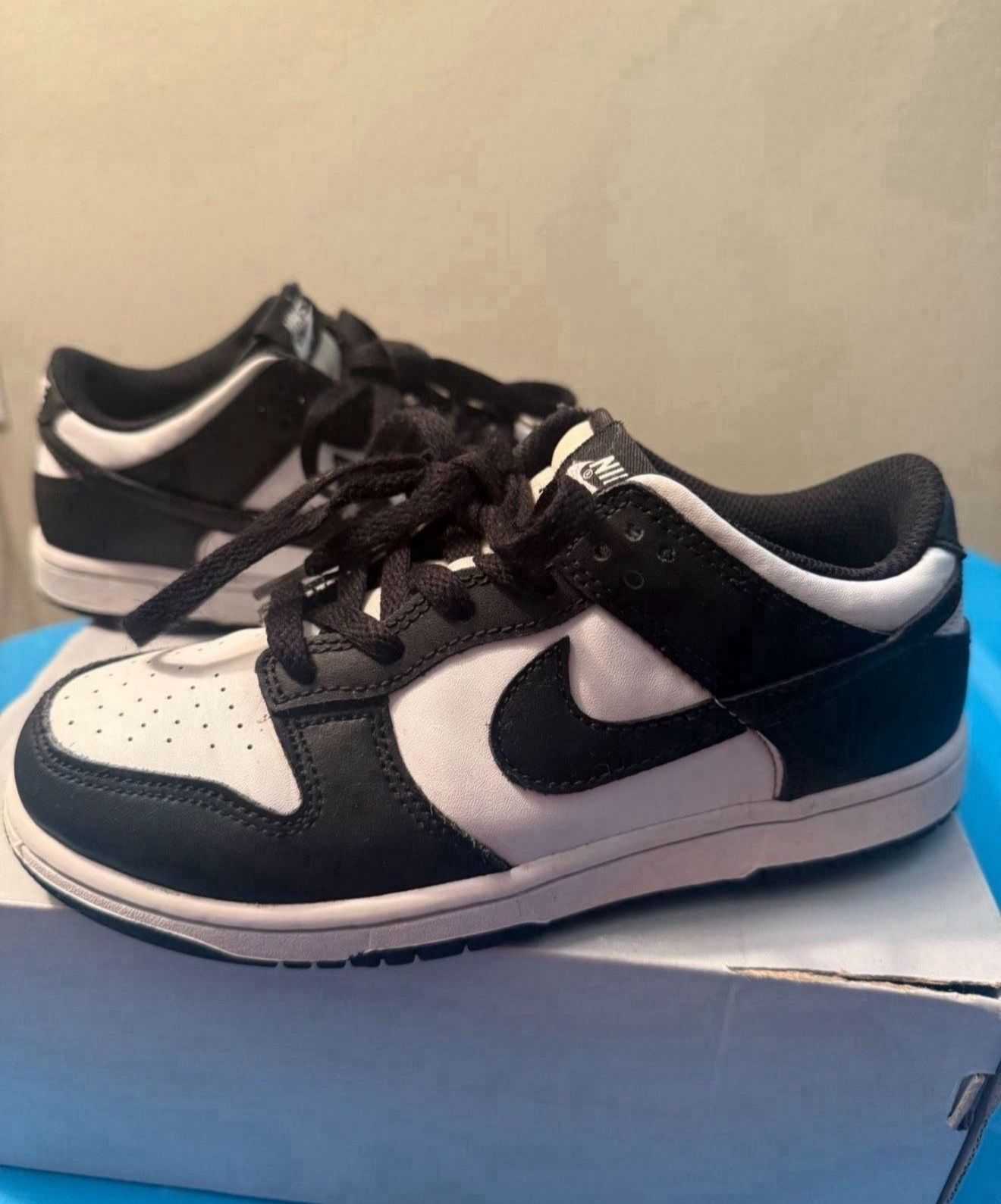 Nike Kids' Dunk Low 'Panda' White/Black. Size 2Y