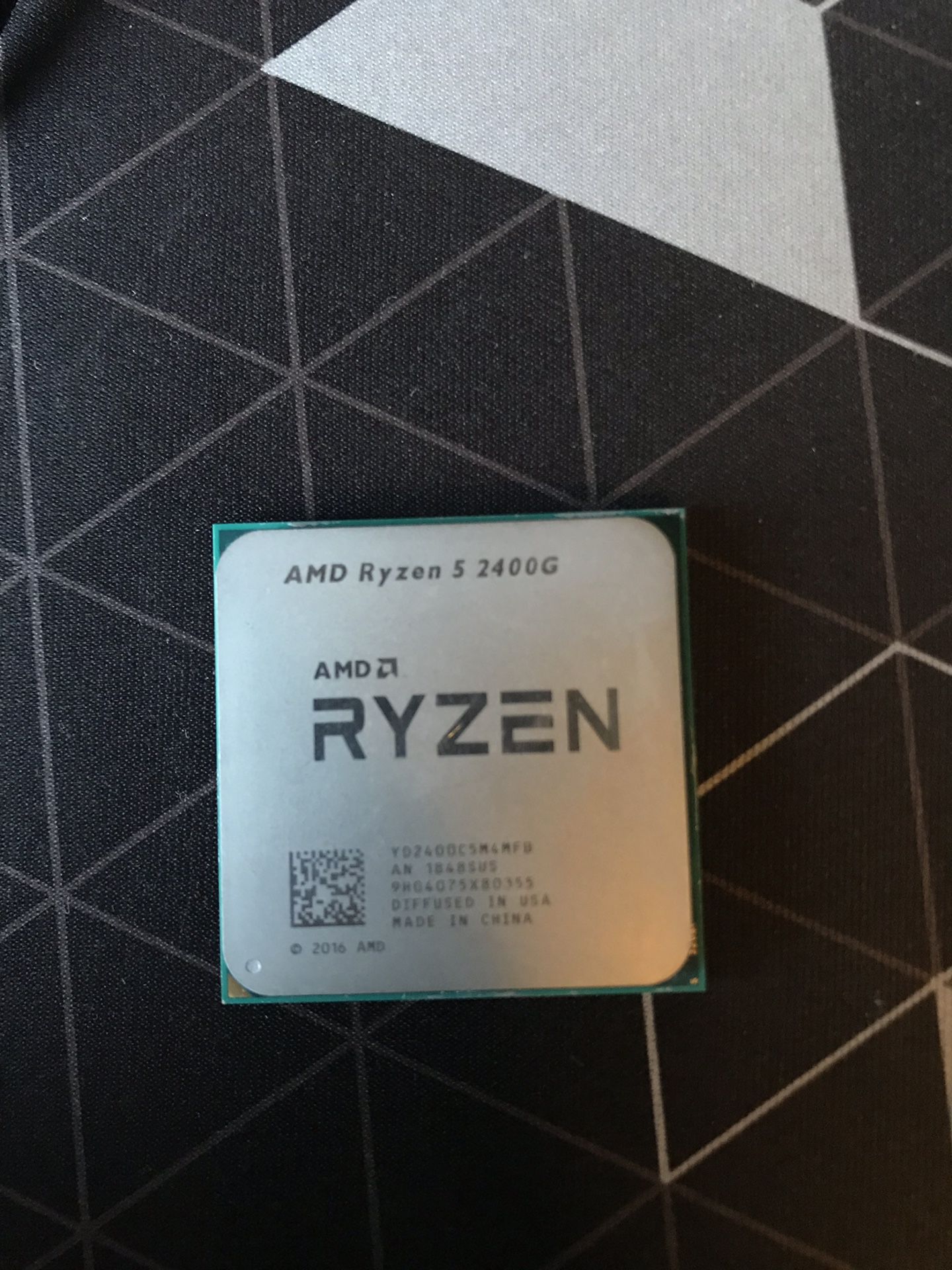 AMD Ryzen 5 2400G with stock cooler and thermal paste included (Open to trades)