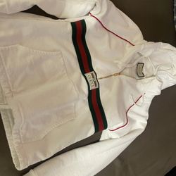 Great Offer.. Gucci Sweater.. Medium Size ..500 Dollars 
