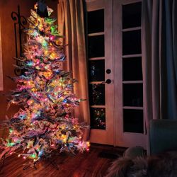 Flocked Christmas Tree - 6ft Tall