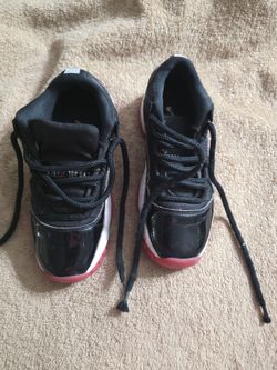 JORDANS.  size  4 Y