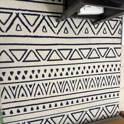 Geometric Pattern Rug  5*7 feet