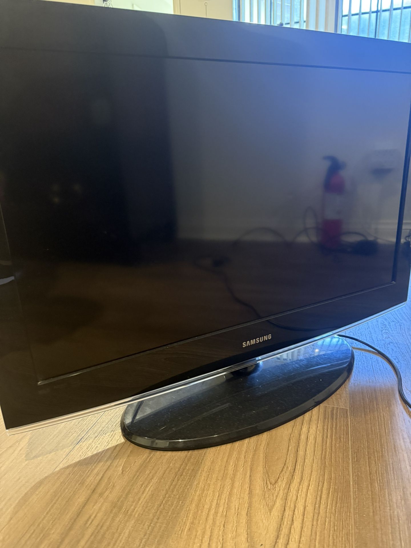 37” Samsung TV