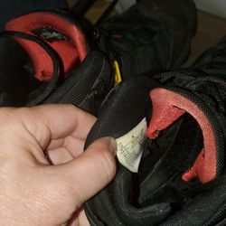AIR JORDANS 6 RINGS  SIZE 13 BLACK RED 