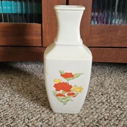 Avon Imari Extraordinaire White Vase
