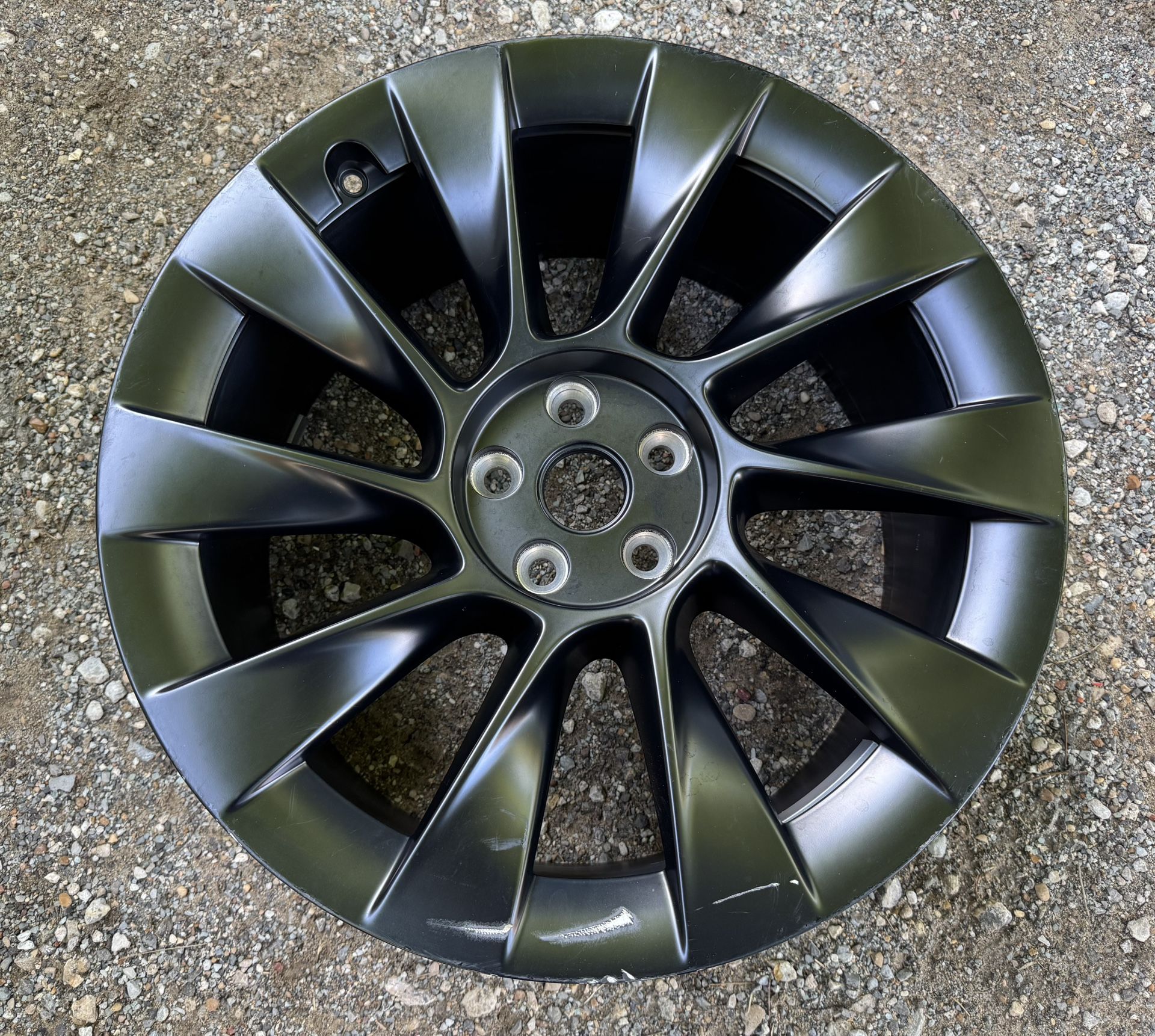 One (1) Tesla Model Y OEM 20x9.5 Induction Wheel
