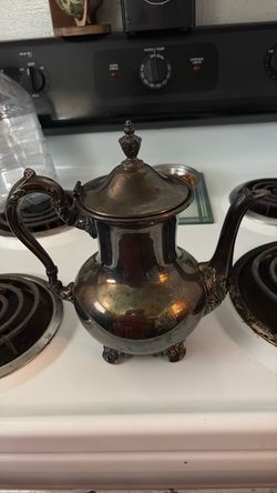 Wallace Baroque Teapot 281