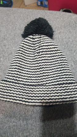 Toddler beanie with pom