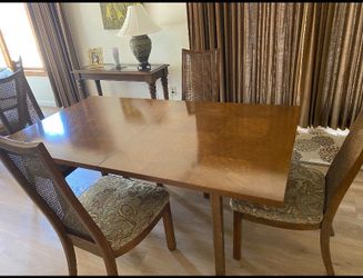 Solid Walnut Dinning Table with Leaf 4 Chairs