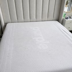 Purple Premier 3 Mattress – Like New Condition
