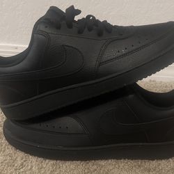 Nike  'Triple Black'