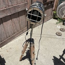 Light Tripod