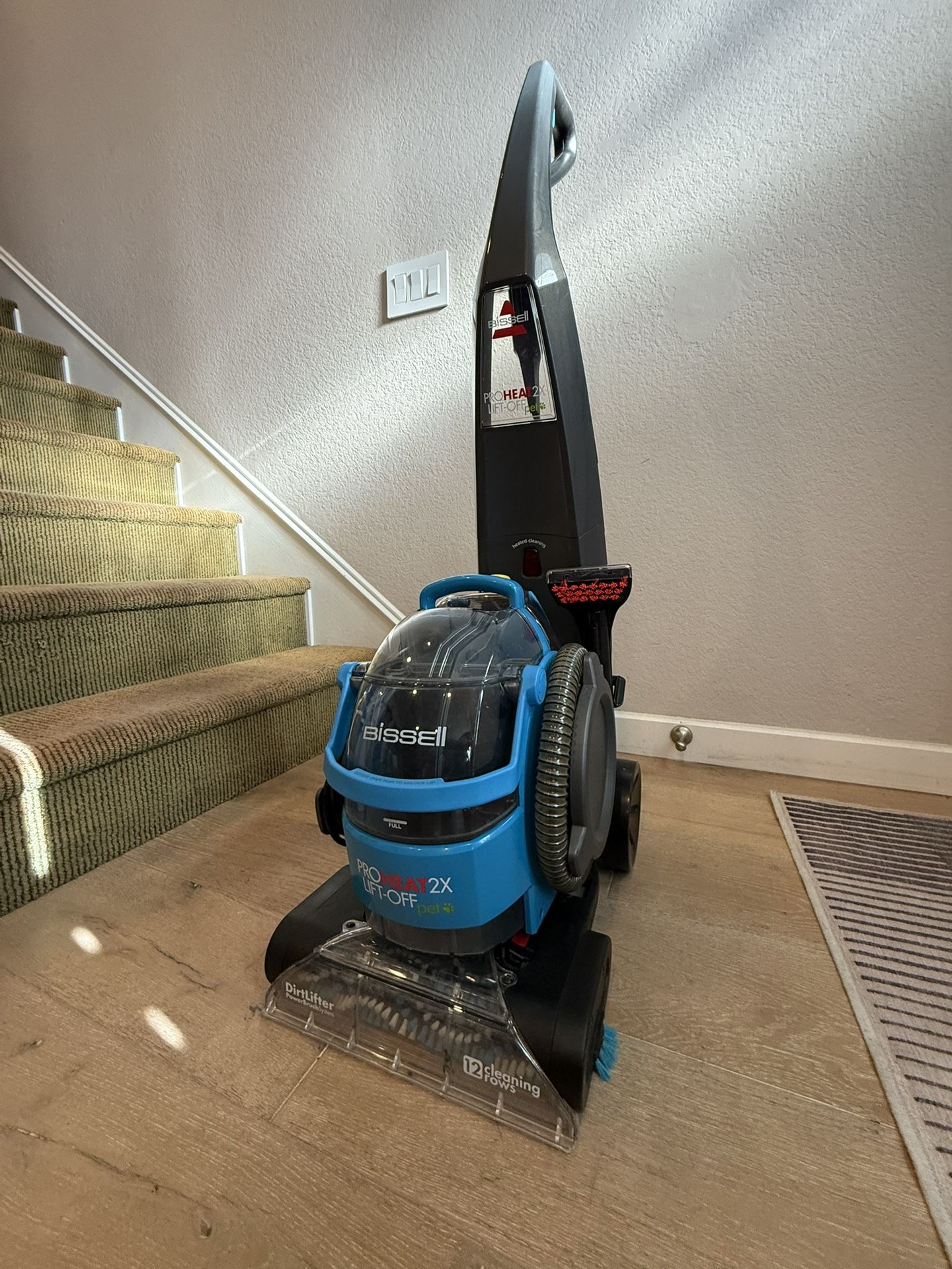 Bissell ProHeat 2X lift off Carpet Cleaner