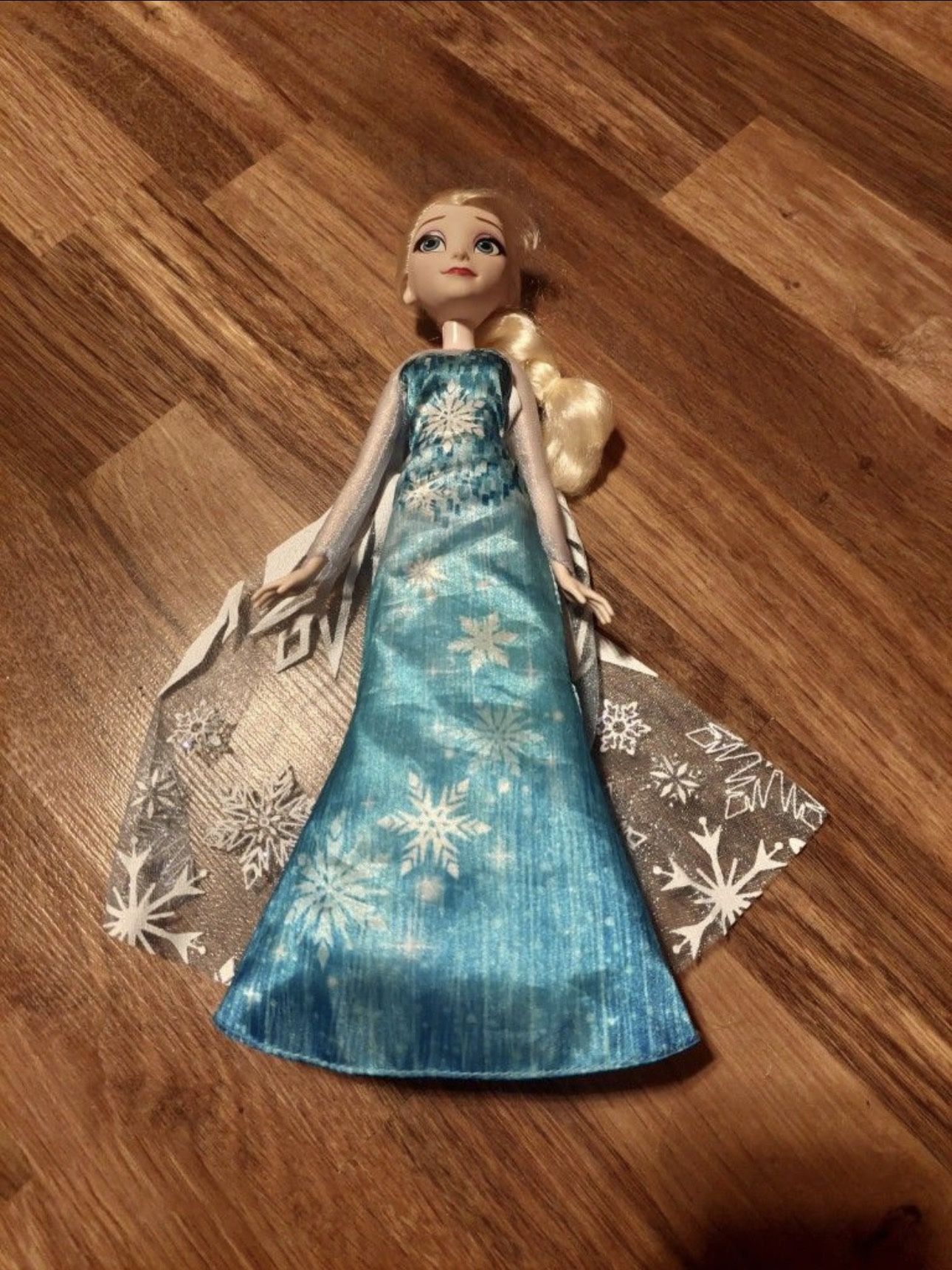Piano Frozen Doll 
