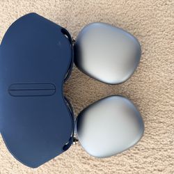 AirPods Max (1st Gen) – Excellent Condition, Great Price!