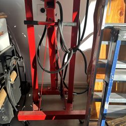 Strongway 1 Ton Engine Hoist 