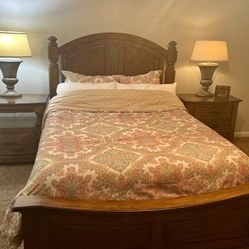 Bed And2  Side Table And Lamps 