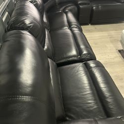 SECTIONAL GENUINE LEATHER RECLINER ELECTRIC BLACK COLOR..DELIVERY SERVICE AVAILABLE ✅✨🚚