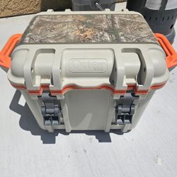 OtterBox Camo 25 qt Cooler