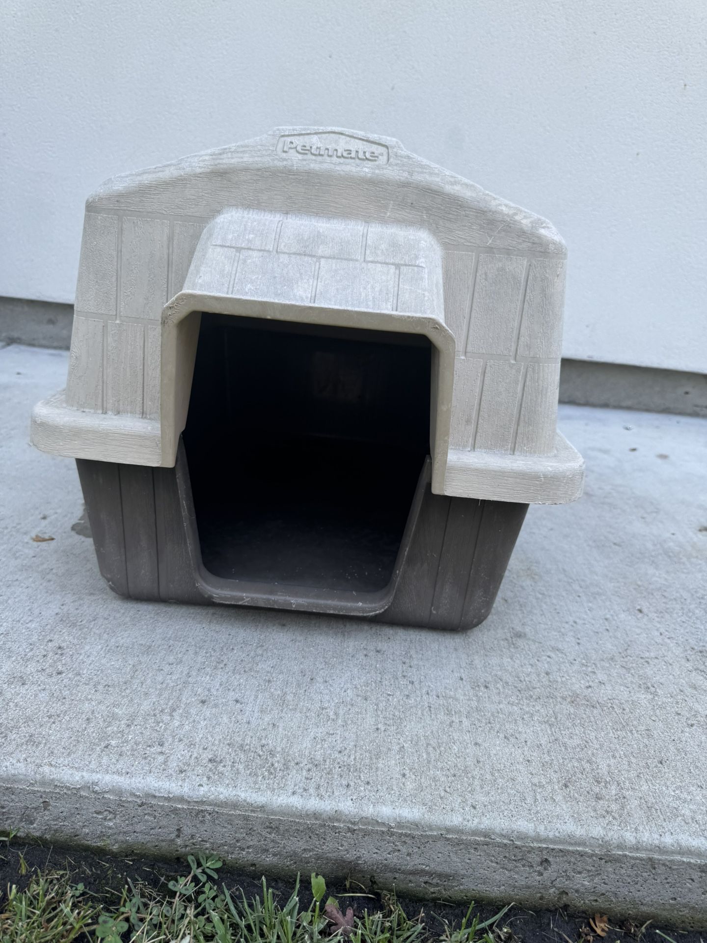 Petmate Cat Or Dog House 