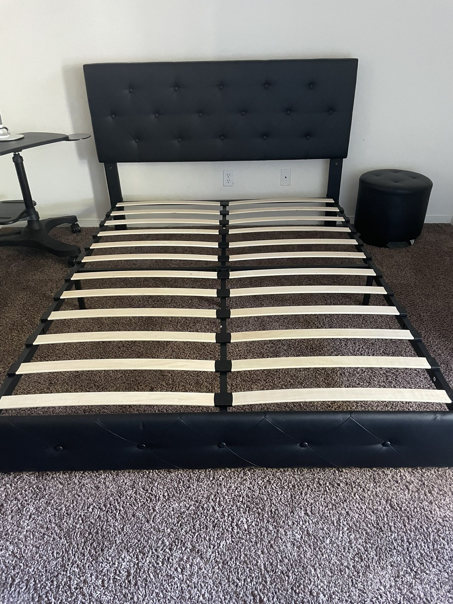 ποΈ Brand New Bed for Sale β Never Used! ποΈ with Sapphtopaz 17.75" Modern Swivel Ottoman with PU Le