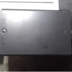 Wacom Intuos Pro Drawing Tablet