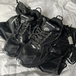 Balenciaga runners