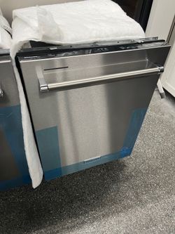 Kitchenaid Built In 24” Wide Stainless Steel Dishwasher