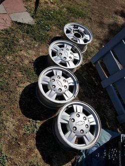 The set of rim's come off of Chevy Colorado they are 15inches