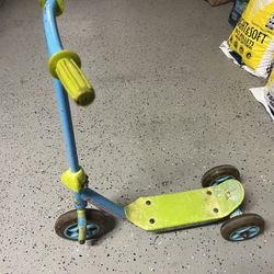 SpongeBob Toddler Kids Scooter - FREE TO GOOD HOME