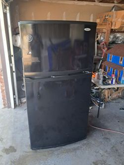GARAGE REFRIGERATOR CAN DELIVER