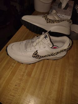 Nike Waffle Debut women's sneakers Size 6