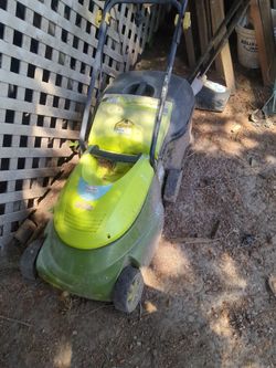 Electric lawnmower (corded)