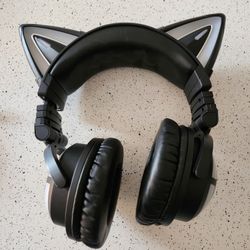 Headphones 