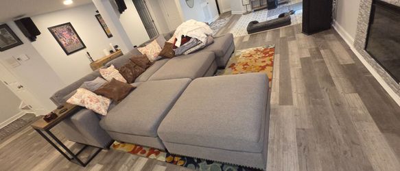 Thomasville sectional sofa and area rug