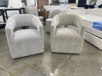 Accent Chair / Dining Chair with Wheels 