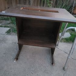 Printer Table,Bedside Commodes/Portable Toilet(SOLD), Student Desk 
$15 Ea
Harlingen Near Walmart 