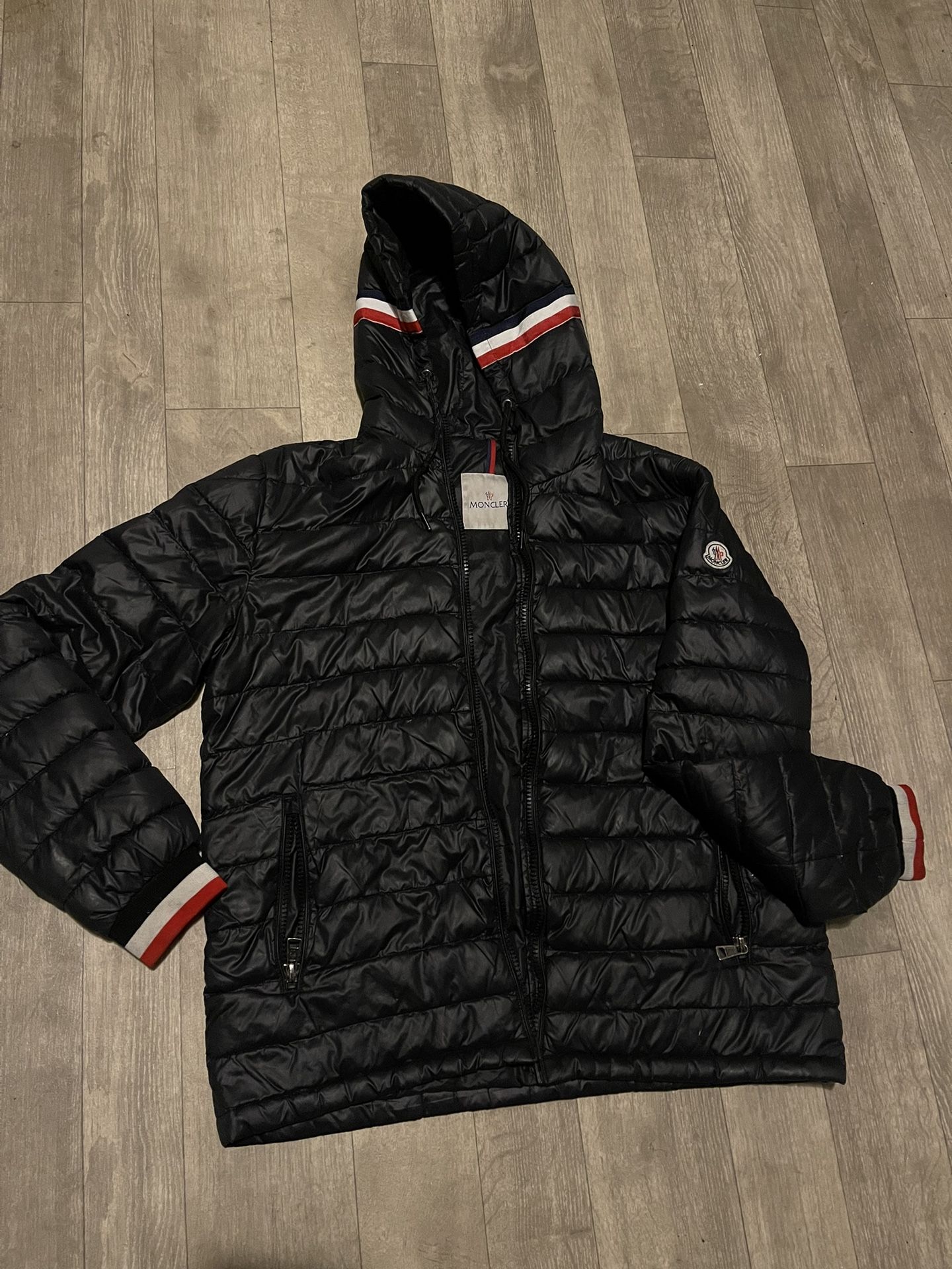 Mens Moncler Puffer Size 5.. XL