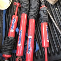 Mono Max Shocks Set $100 Obo