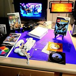 Nintendo Wii GameCube Compatible With Seven Games For Wii Plus Three GameCube Works Perfect Two Controllers And Two Knuckles Also All Original Parts