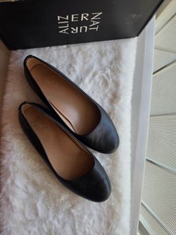 NAT Naturalizer Maxwell Ballet Flat Shoes (Black Tumbled Leather) Size 8.5

M