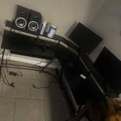 L Shaped Computer Desk With Power And USB Outlet. 