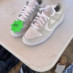 Grey And White Nike Women’s Dunks Size 7 
