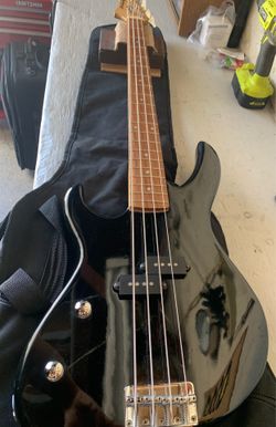 Bass guitar