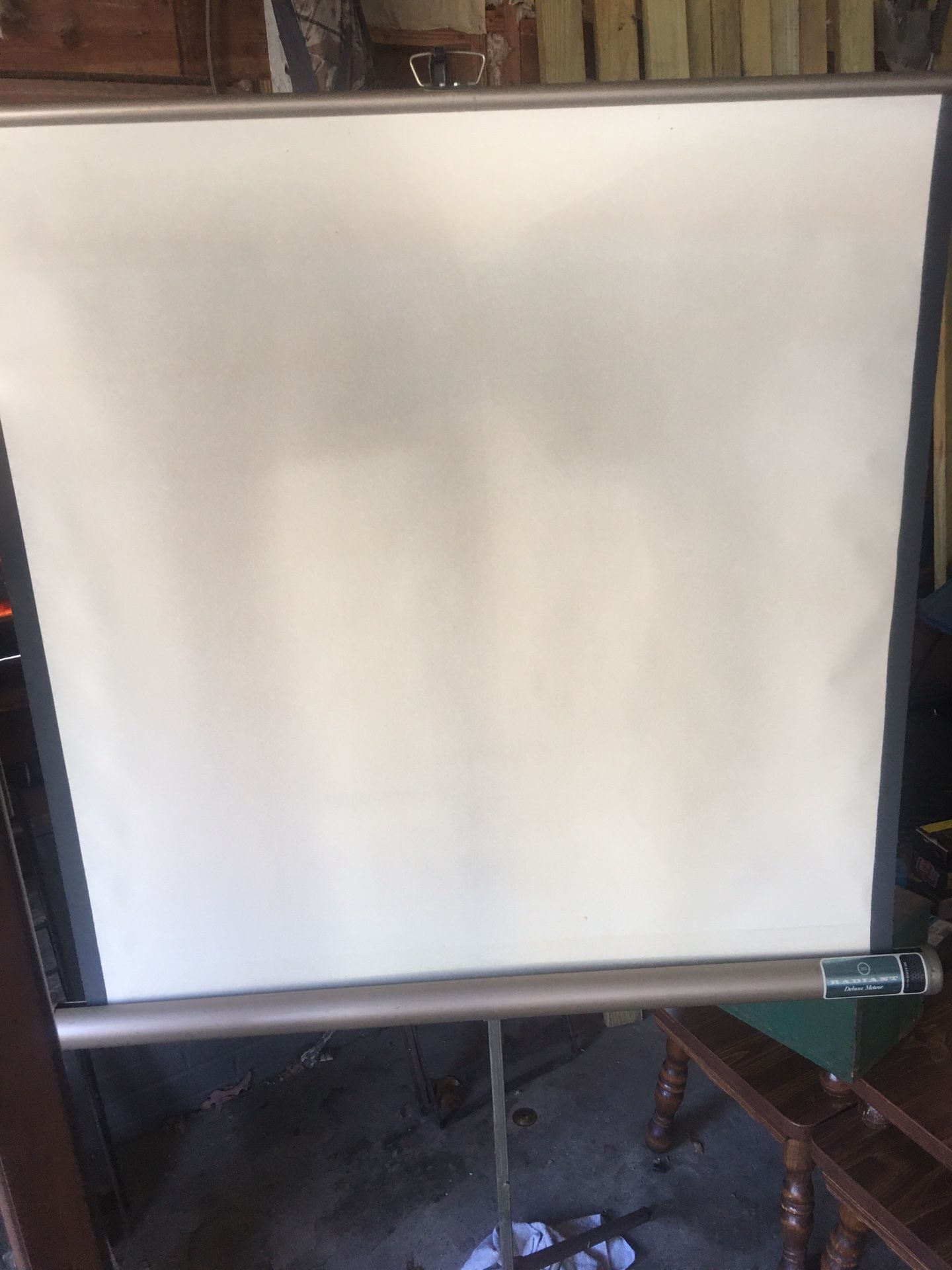 Projector screen