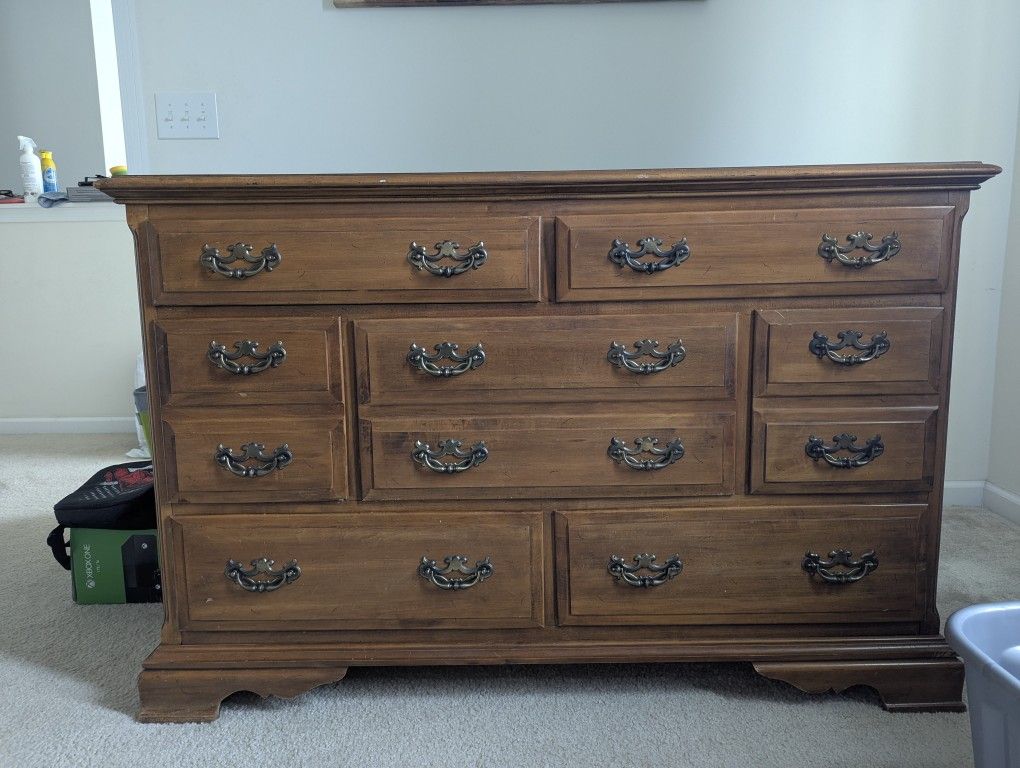 Dresser-vintage