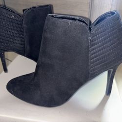 Woman’s Boot Heel Size 10