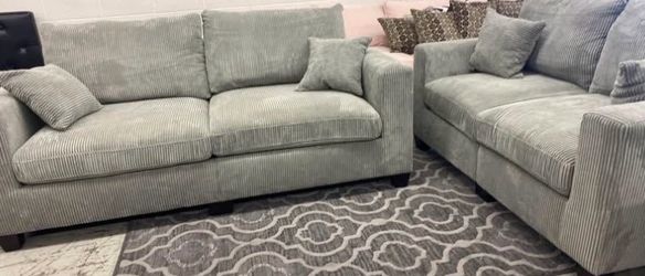 New Couch and Loveseat! Free Delivery 🚚!